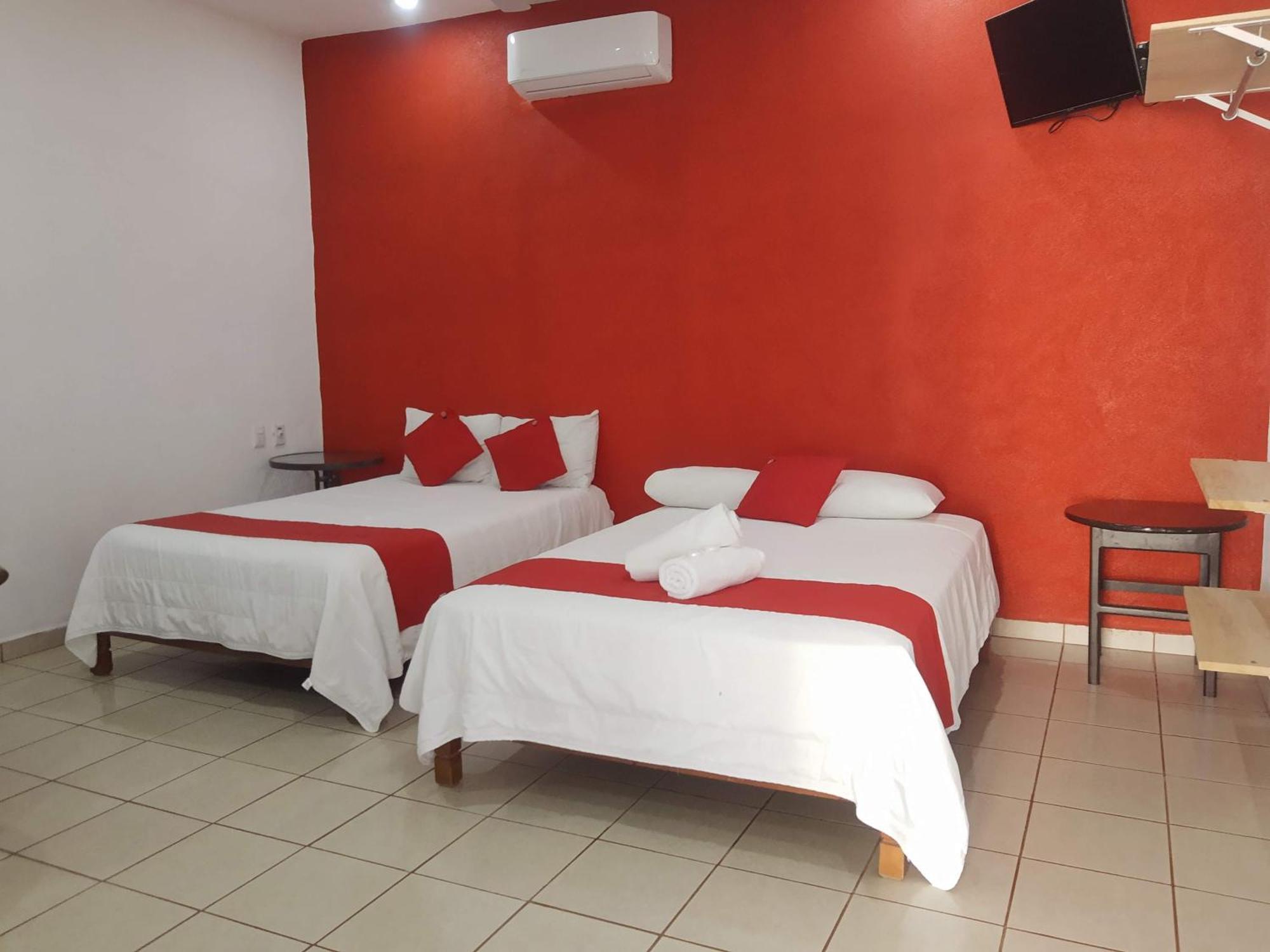 Hotel Y Bungalows Bugambilias 산 파트리시오 멜라케 외부 사진